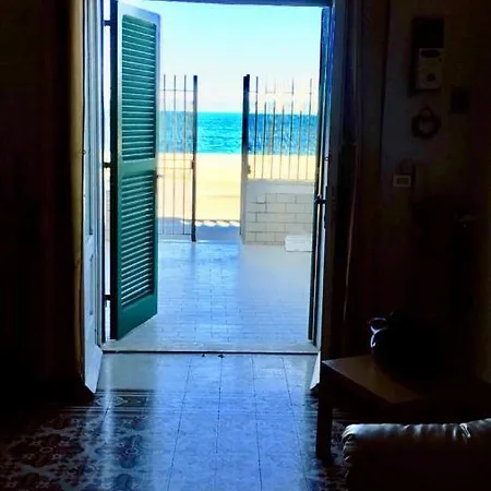 Window On The Sea Apartment Bari
